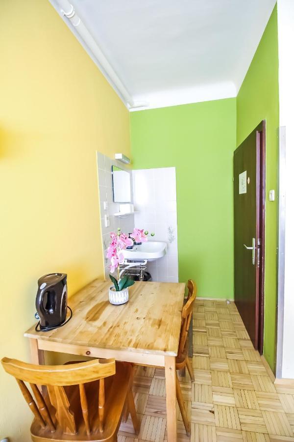 Apartment Economic 2sb In Lively Area Wien